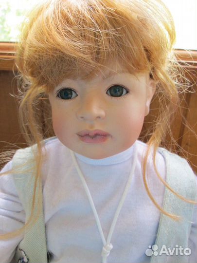 Кукла фарфоровая коллекционная