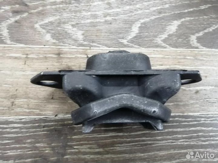 Опора кпп левая верхняя Рено Логан, Сандеро Меган