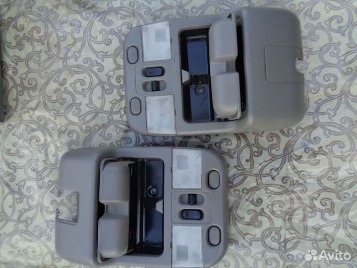 Nissan Patrol Y61 Фонарь освещения салона