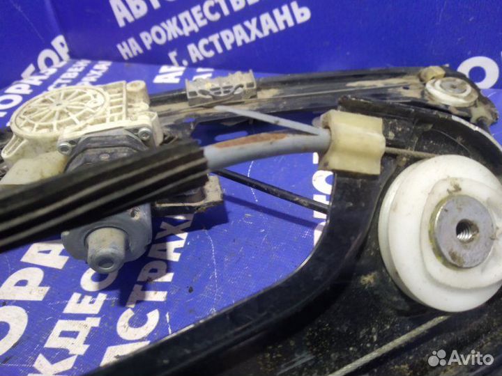 Передний правый стеклоподъемник Bmw E60 седан 2005