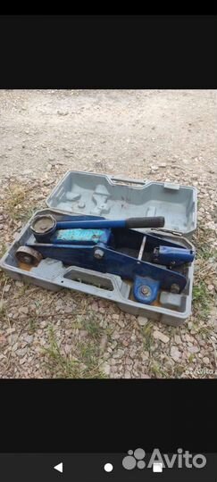 Домкрат гидравлический подкатной 2т