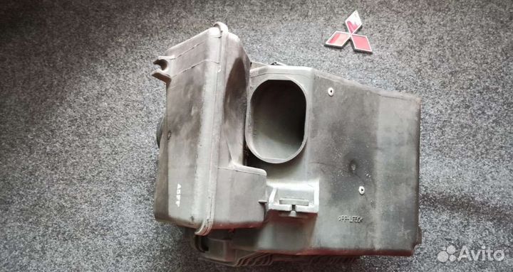 Корпус воздушного фильтра Mitsubishi lancer 9