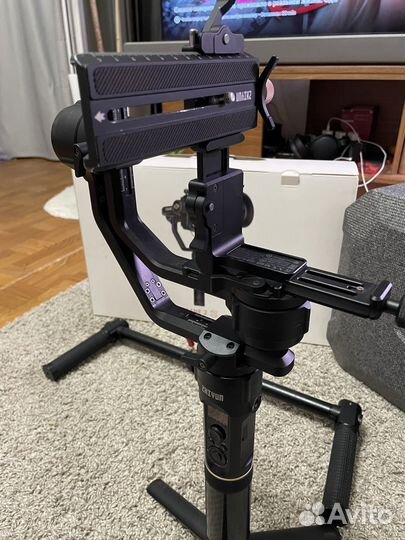 Лучший стабилизатор Zhiyun Crane 2S