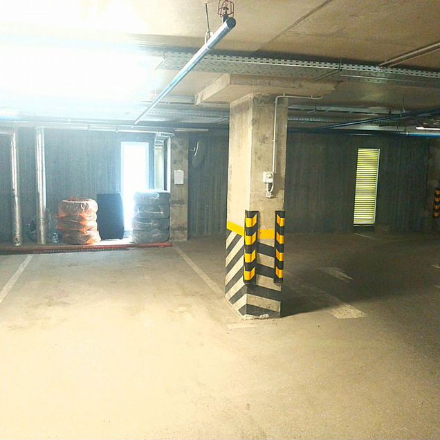 Машиноместо, 16 м²