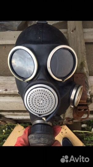 Противогазы разные