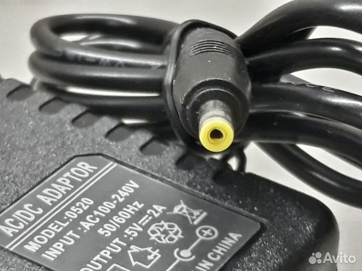 Блок питания 5V 2A 3.5x1.35 AC DC Adapter 0520