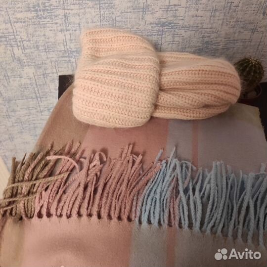 Шапка и палантин