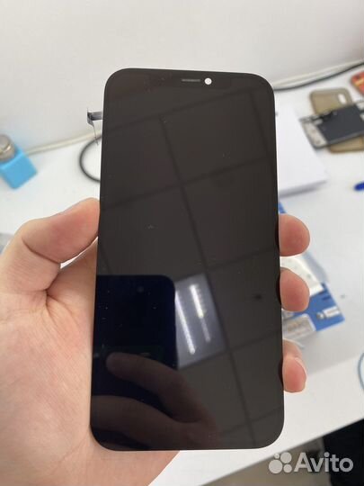 Дисплей на iPhone 12 pro снятый