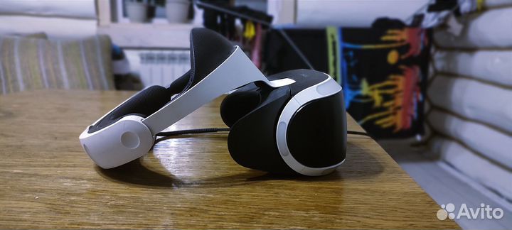 Продам полный комплект PlayStation 4