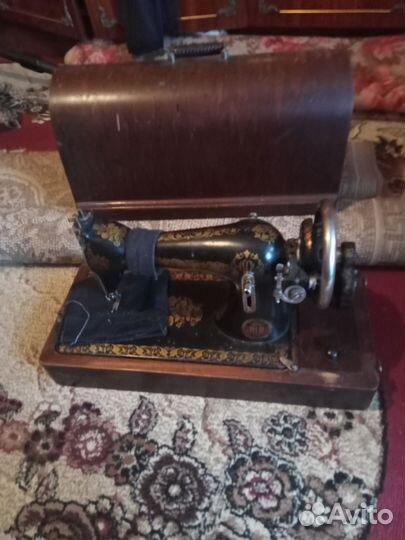 Швейная машина Подольск ручная