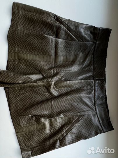 Кожаные шорты zara