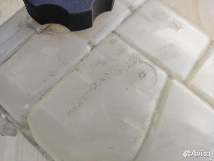 Бачок расширительный на Opel Astra J Cruze