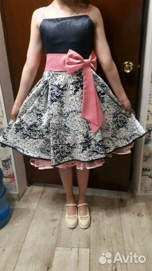 Платье на девочку 7-9лет