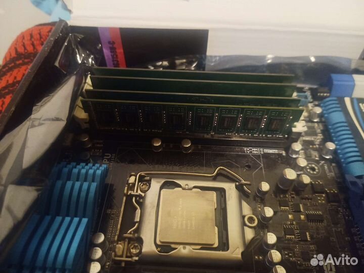 Материнская плата с процессором