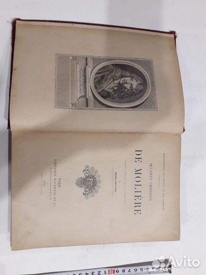 Книга о Мольере на французком языкн