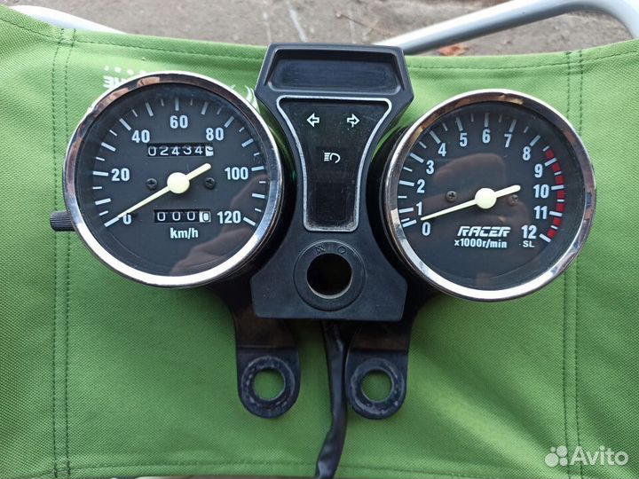 Приборная панель на мотоцикл