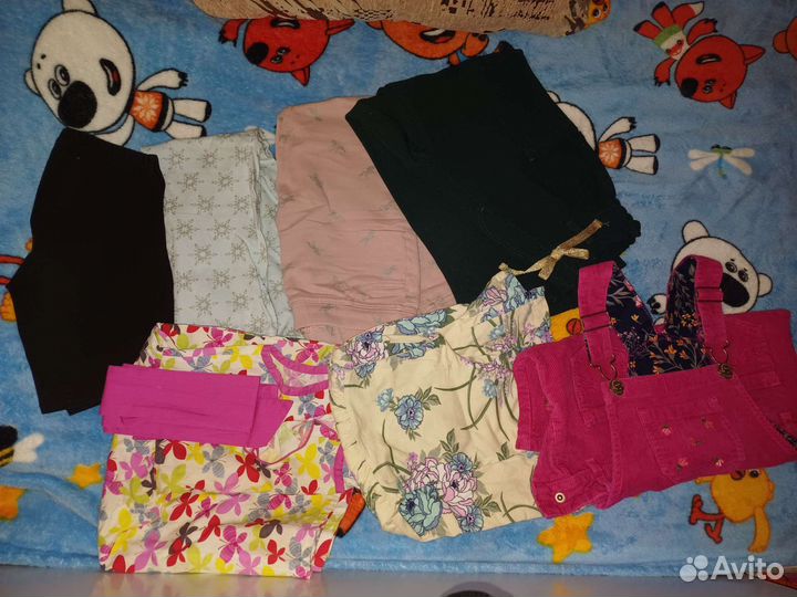 Отдам бесплатно вещи на девочку