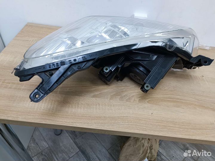 Opel astra III H фара передняя левая