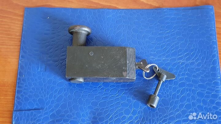 Замки гаражные новые