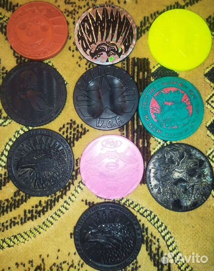 Кэпсы (caps), фишки, сотки, POG, биты (slammers)