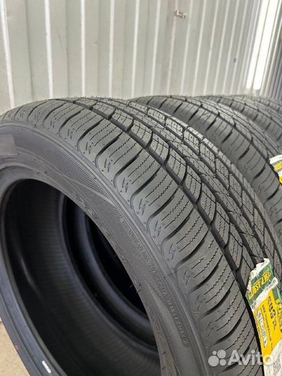 Westlake SU318 215/65 R17