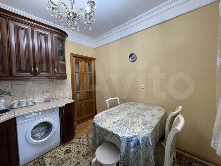 3-к. квартира, 90 м², 3/9 эт.