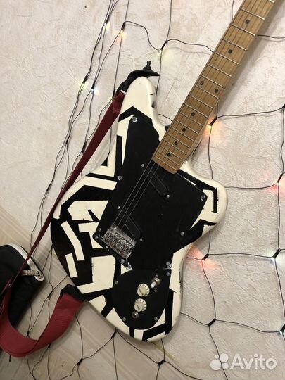 Абстрактно графико супрематический Jazzmaster