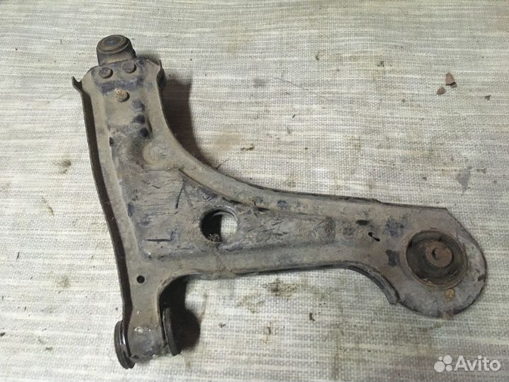 Рычаг передний левый Chevrolet Lacetti