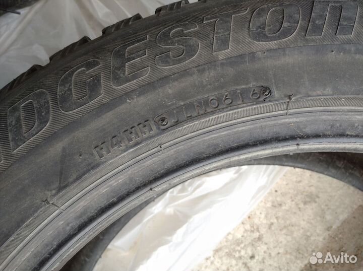 Bridgestone Blizzak Spike-01 245/55 R19 103T