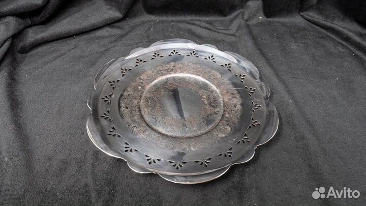 Посеребренное круглое блюдо Essay, Канада