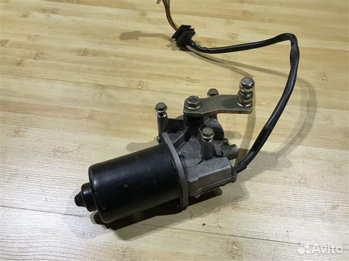 Мотор стеклоочистителя передний Mercedes-Benz