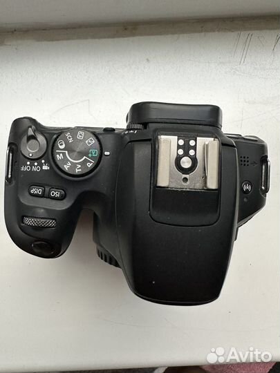 Зеркальный фотоаппарат canon eos 200d