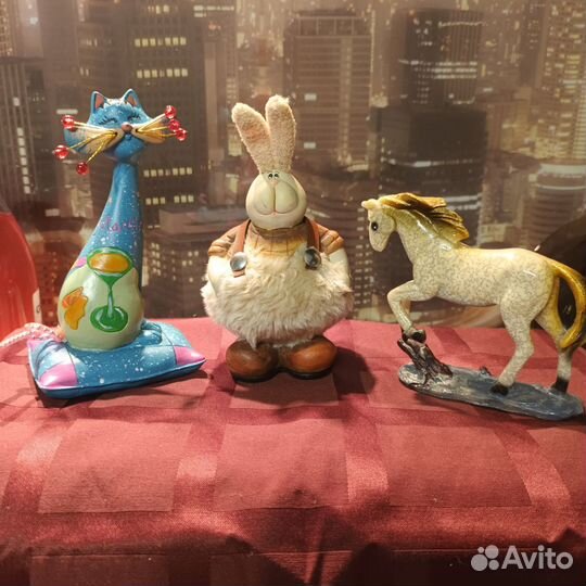 Фигурки сувенирные