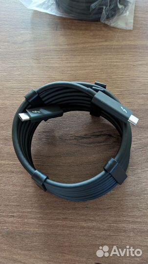 Кабель Apple thunderbolt 3 USB-C