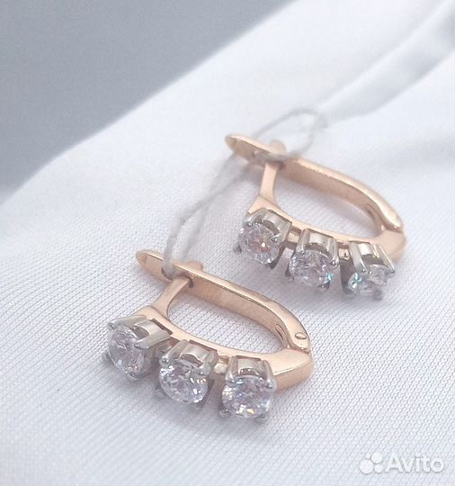 Золотые серьги с камнем