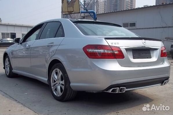 Спойлер багажника Mercedes E W212 черный перламутр