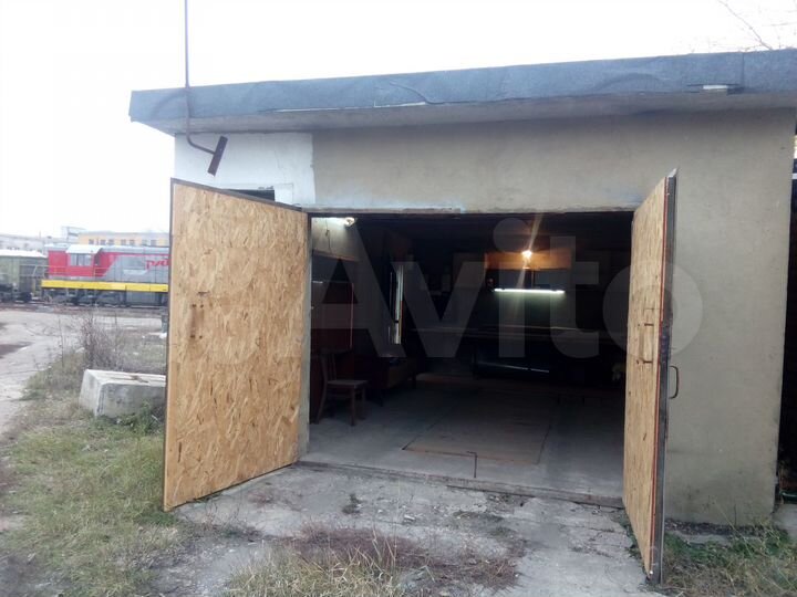 Гараж, > 30 м²