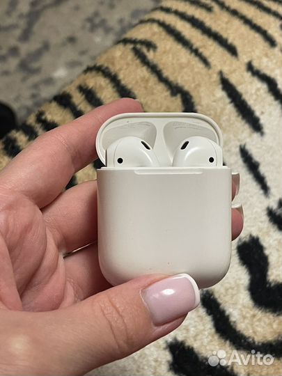 Наушники Apple Airpods 1 поколение (левый)