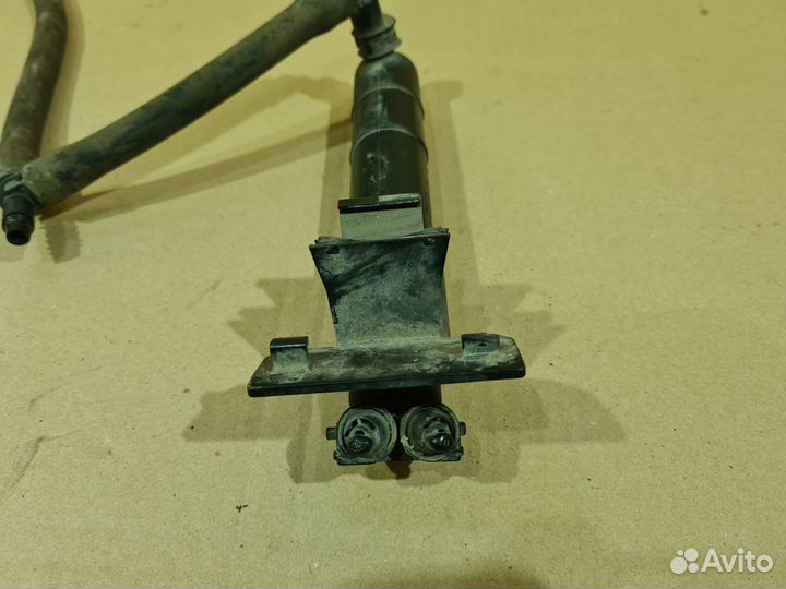 Форсунка омывателя фары Ford Focus 3