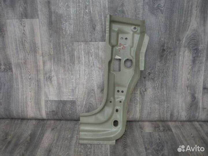 Стойка передняя левая внутренняя skoda Octavia 201