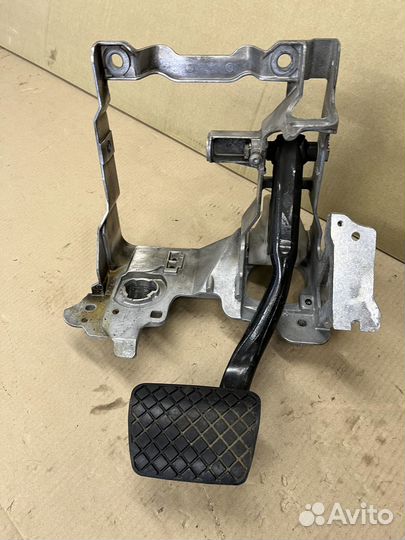 Педаль тормоза с кронштейном Ауди А4 Б9