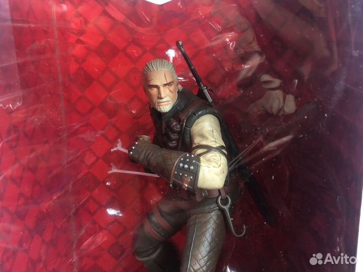 Фигурка Геральт