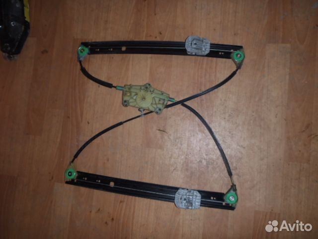 Стеклоподъемник задний правый Q7 (4L)