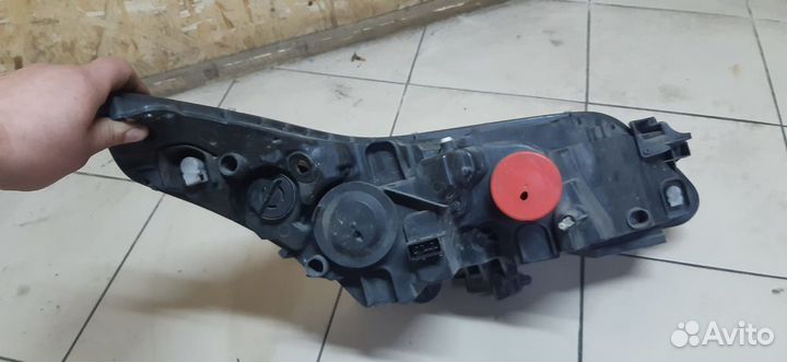 Фара левая на Citroen C4