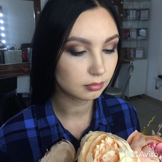 Локоны, макияж, причёски