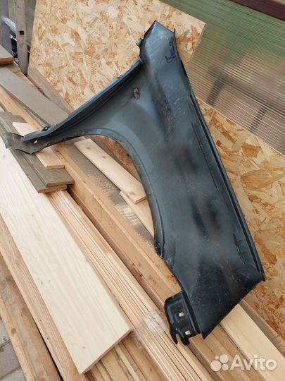 Крыло левое переднее на Nissan X-trail T31