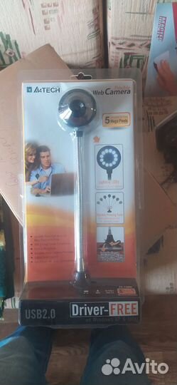 Вебкамера и гибкая клавиатура