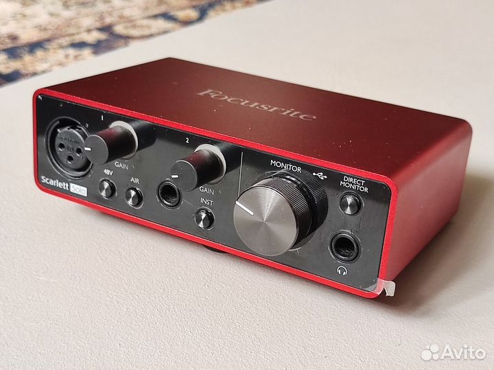 Звуковая карта Focusrite scarlett solo 3rd gen