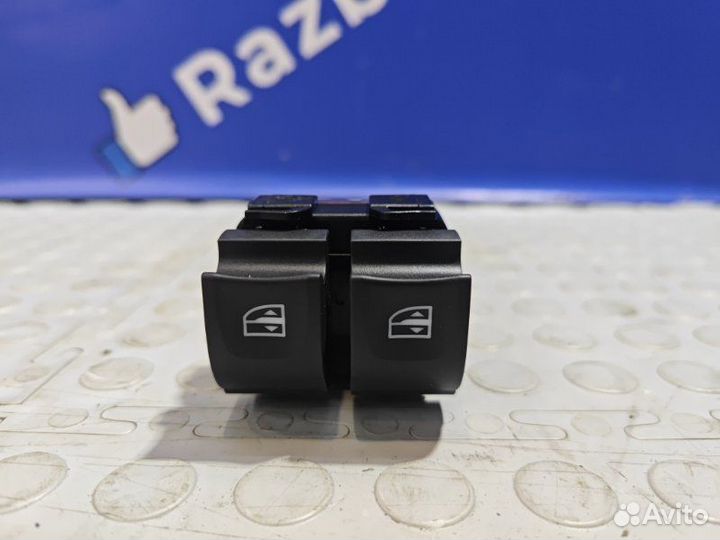 Кнопка стеклоподъемника Renault Arkana