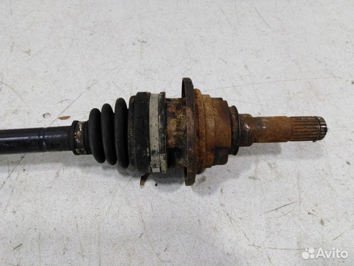 Привод задний правый Мазда